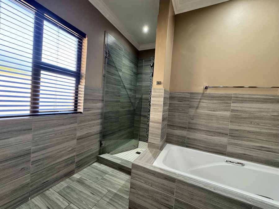 To Let 3 Bedroom Property for Rent in Wilkoppies North West